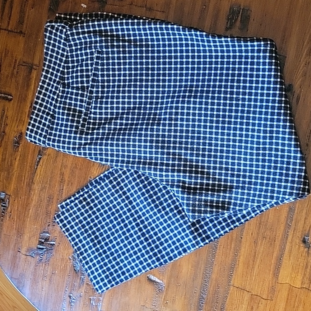 Old Navy Black and White Plaid Pants